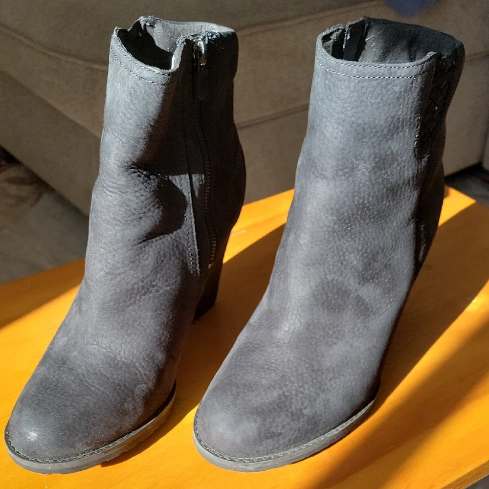 Timberland Women's Black Ankle Boots - Picture 2 of 11